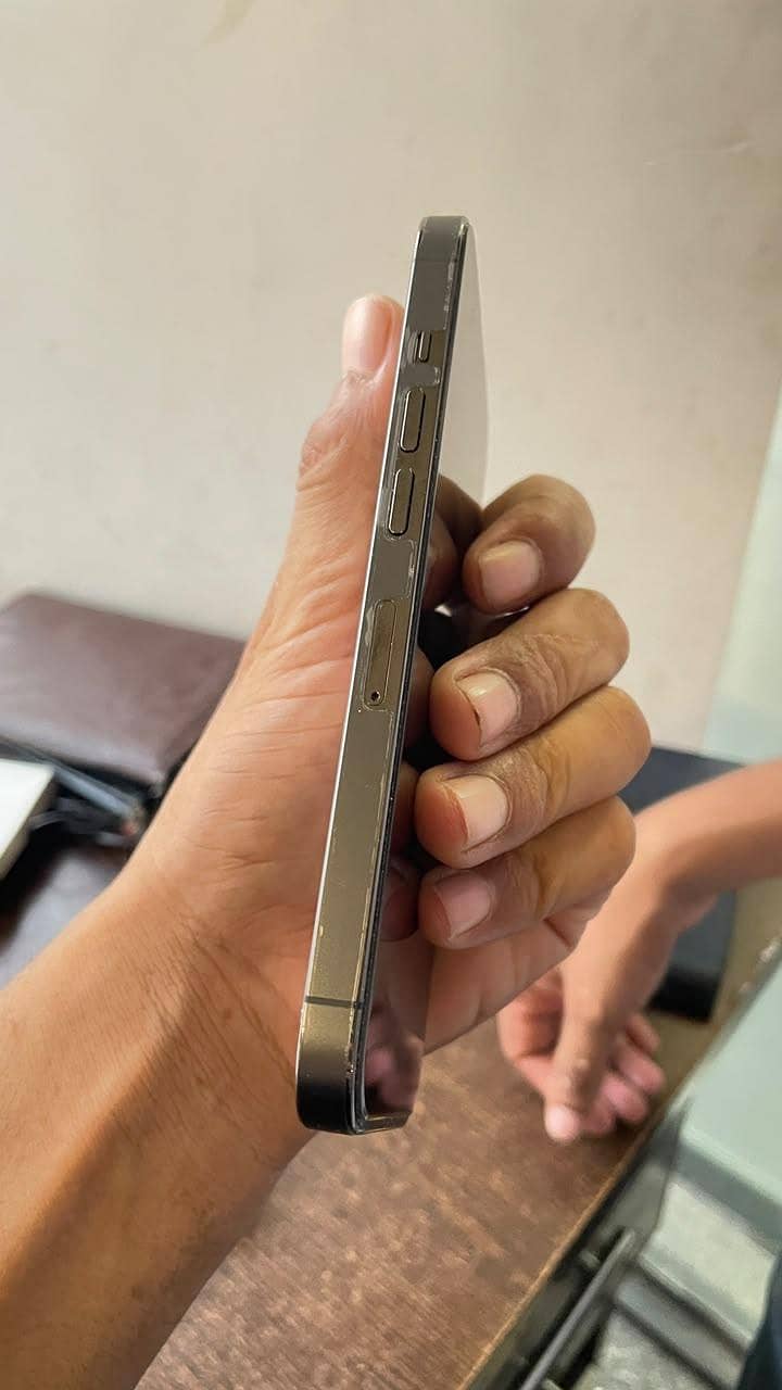 Apple iPhone 13 Pro 3