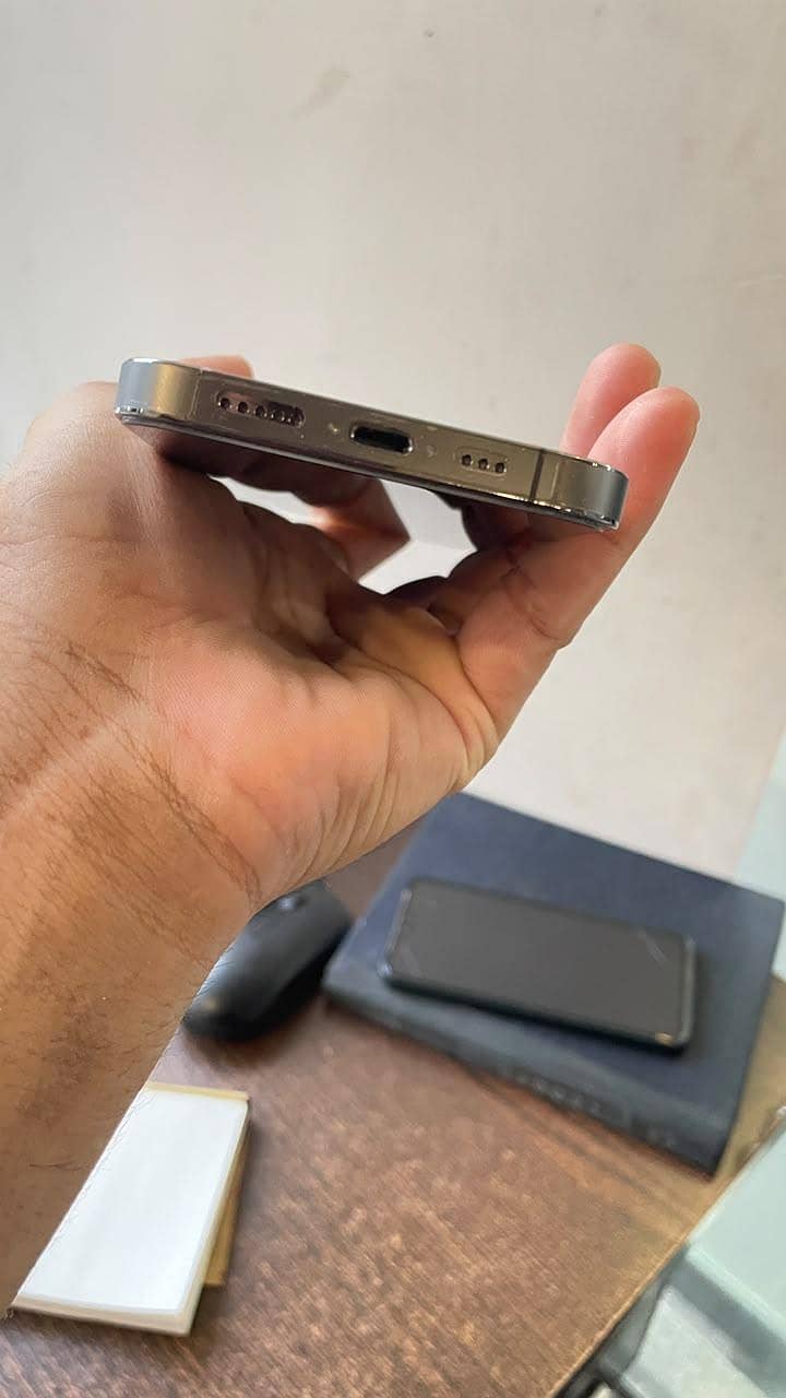 Apple iPhone 13 Pro 4