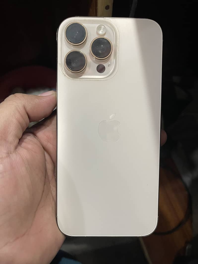 Apple iPhone 16 Pro Max 3