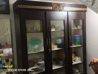 3 Doors Wardrobe Barton wali Almari Almost in new condition