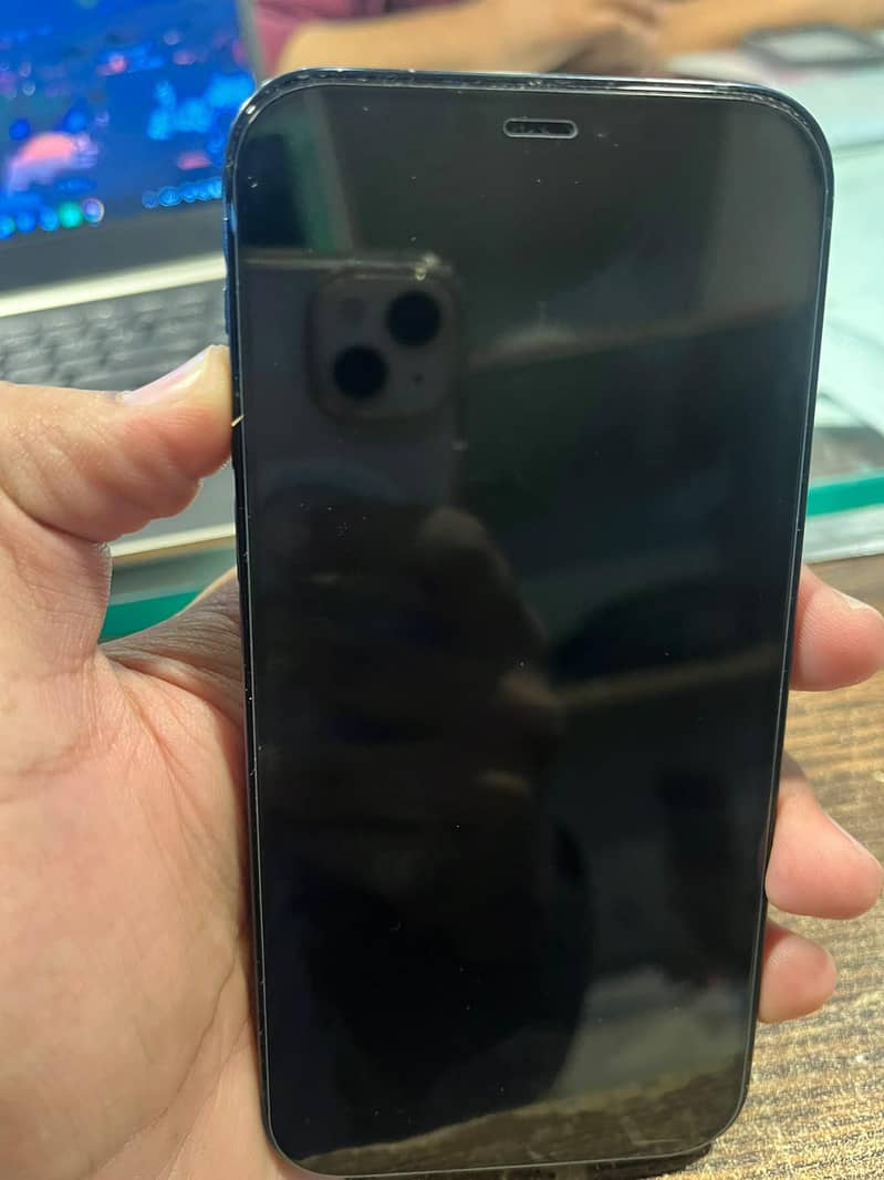 Apple iPhone 12 4