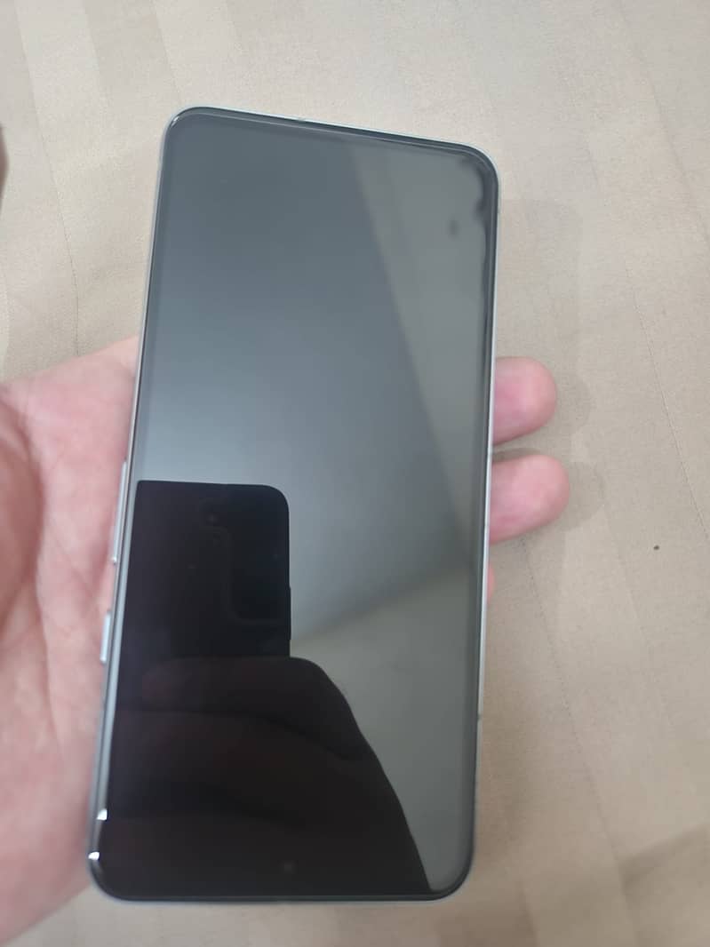 Google Pixel 8 4