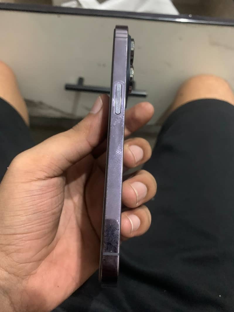 Apple iPhone 14 Pro 2