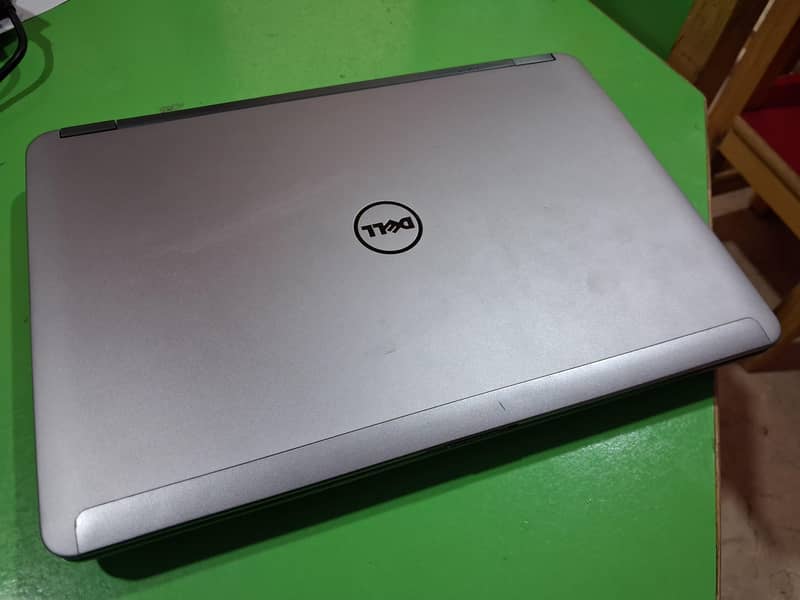 Dell Latitude E6440 0
