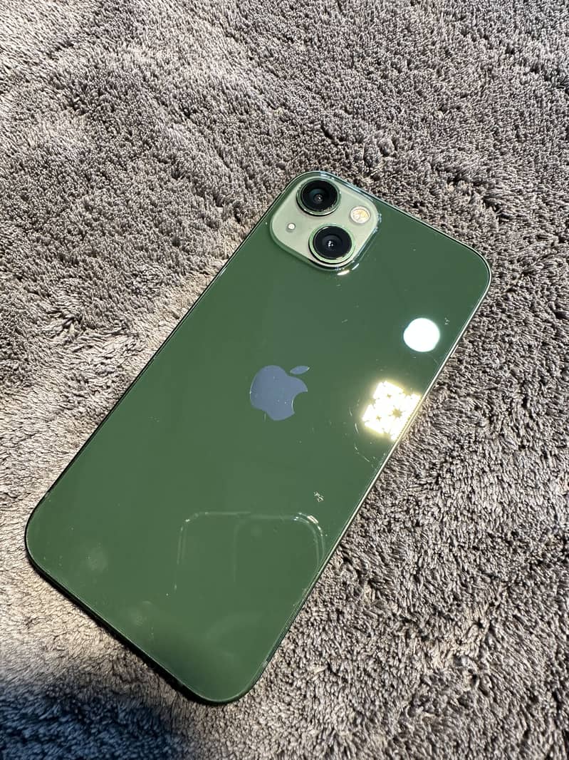 Apple iPhone 13 0