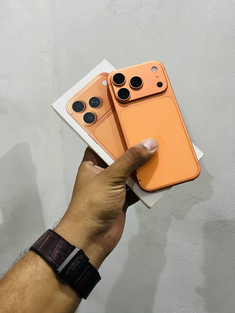 Apple iPhone 17 Pro FU 0