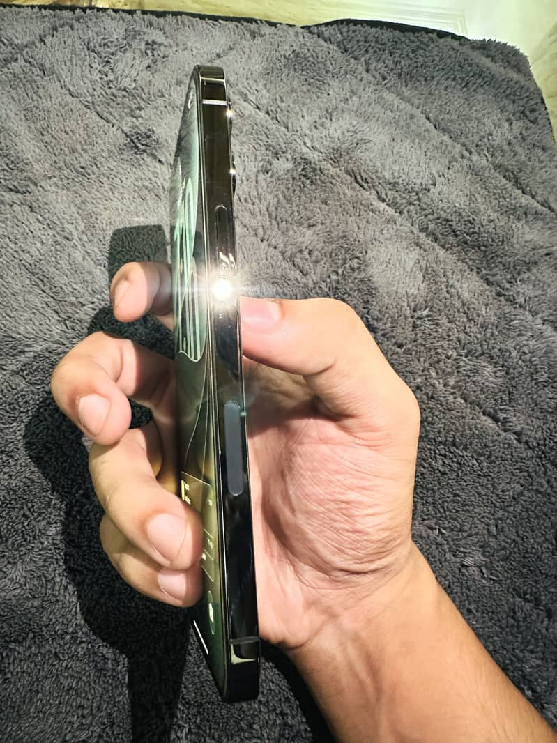 Apple iPhone 12 Pro Max 3