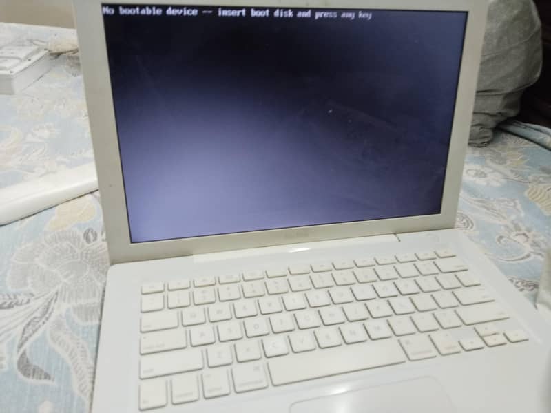 apple MacBook 2