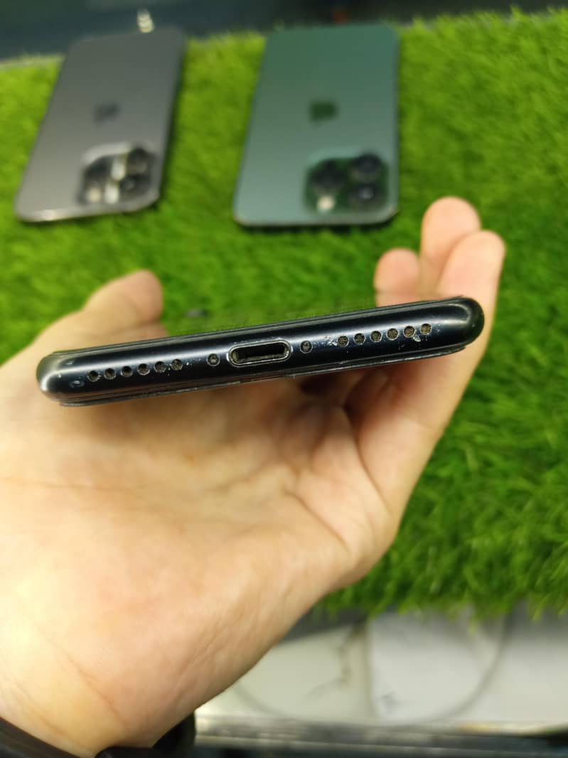 Apple iPhone SE 3