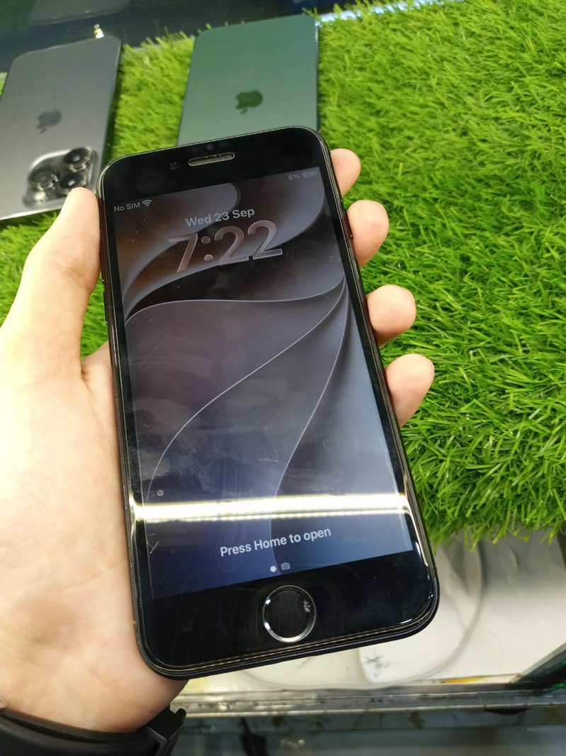 Apple iPhone SE 4