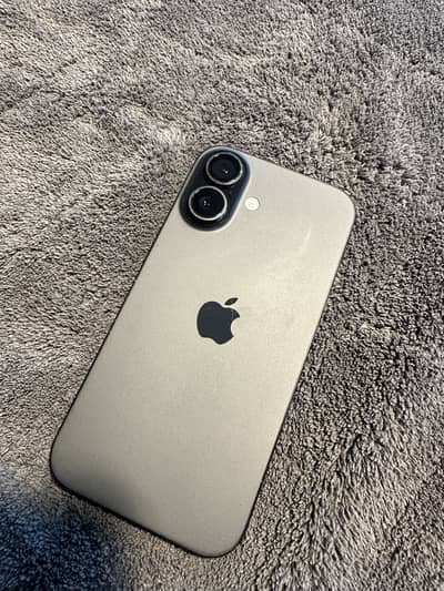 Apple iPhone 16
