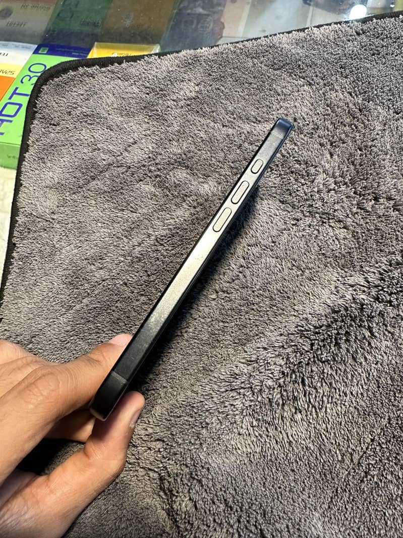 Apple iPhone 16 1