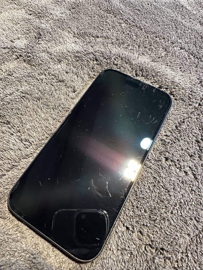 Apple iPhone 16 4