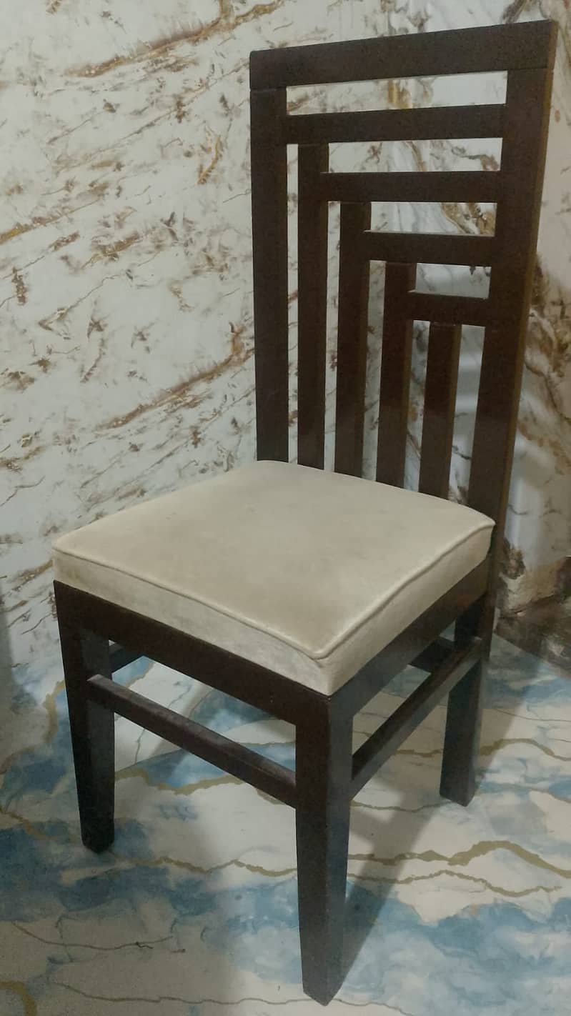 Dining table & Chairs 0