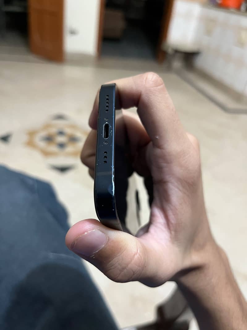 Apple iPhone 12 1