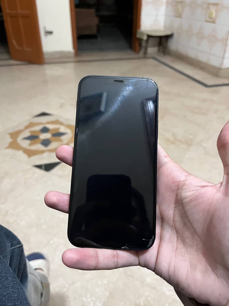 Apple iPhone 12 3