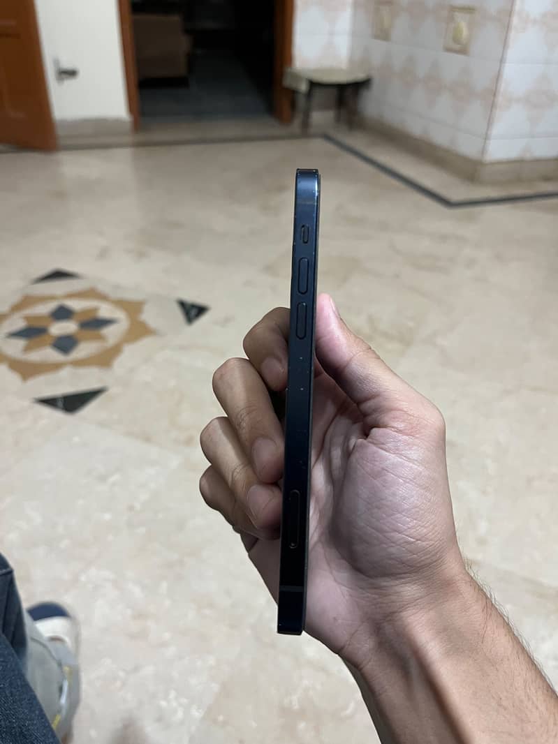 Apple iPhone 12 5