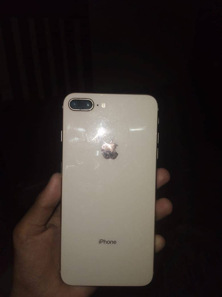 Apple iPhone 8 Plus 0