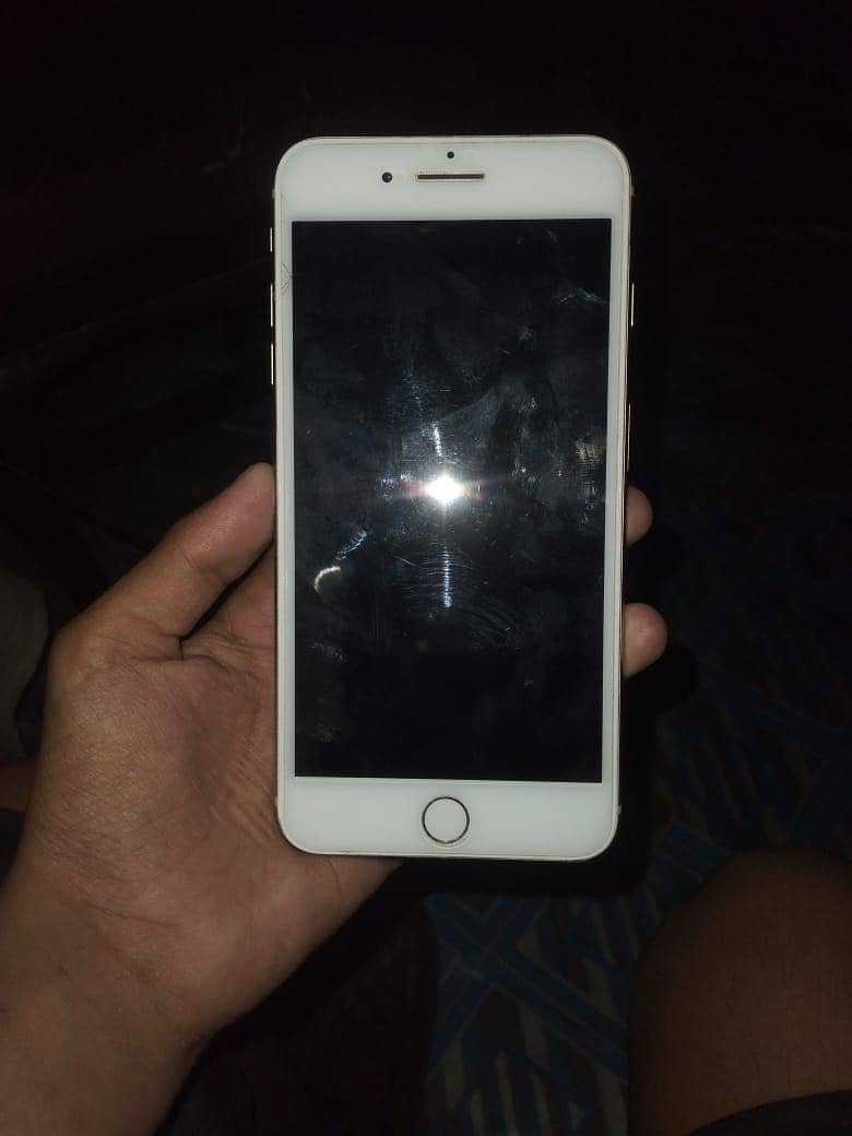 Apple iPhone 8 Plus 1