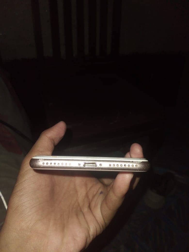 Apple iPhone 8 Plus 2