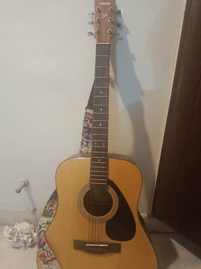 Yamaha F310 Semi Acoustic