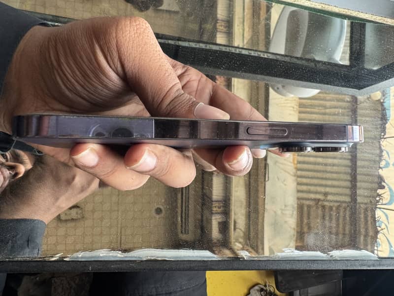 Apple iPhone 14 Pro 0