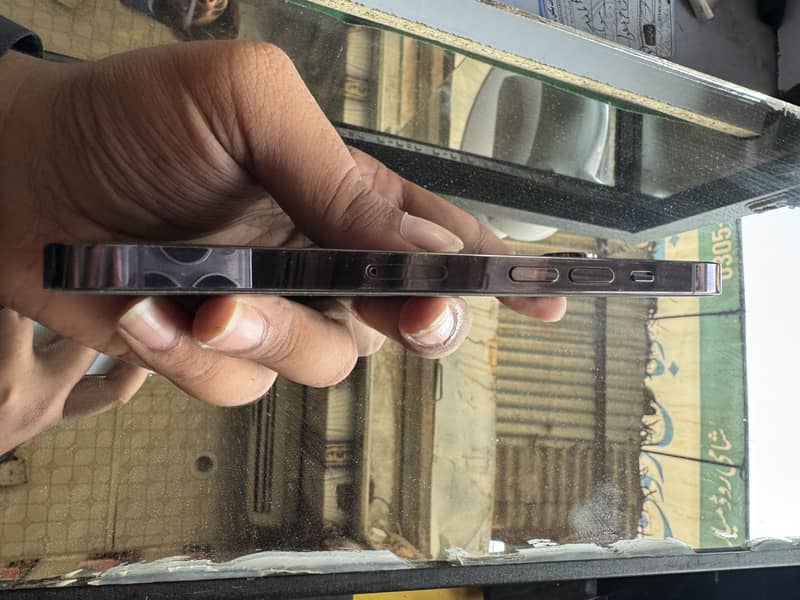 Apple iPhone 14 Pro 2