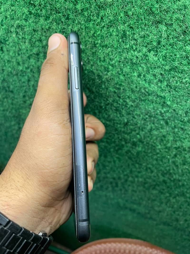 Apple iPhone 11 5