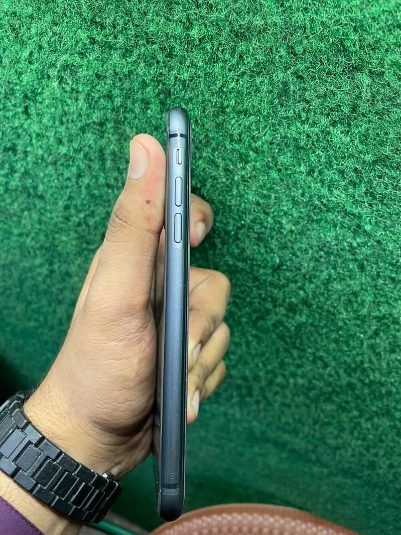 Apple iPhone 11 6