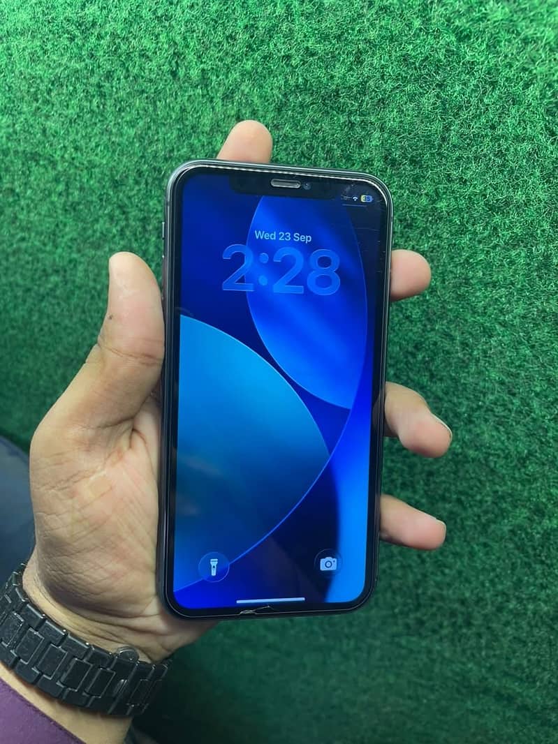 Apple iPhone 11 7