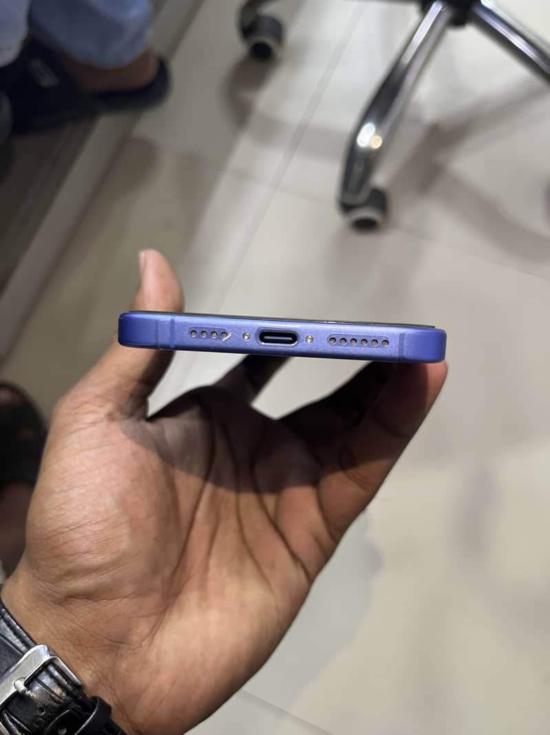 Apple iPhone 16 Plus 3