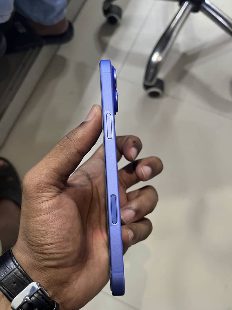 Apple iPhone 16 Plus 4