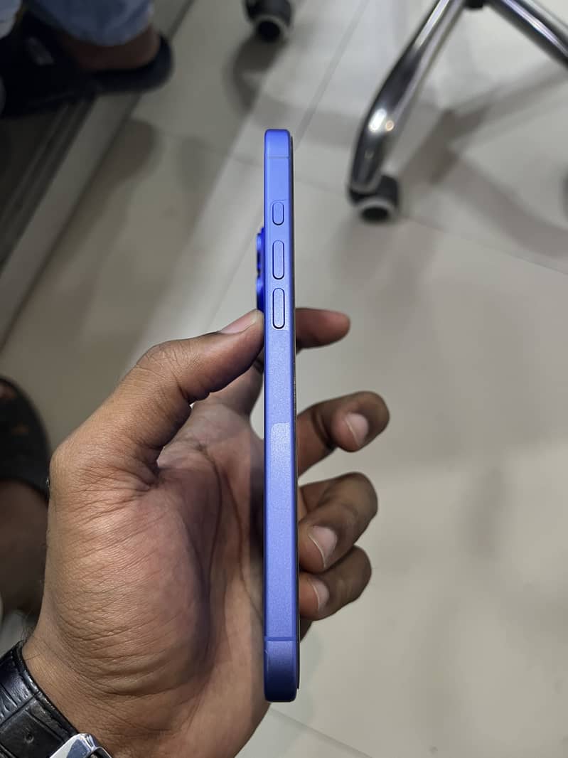Apple iPhone 16 Plus 6