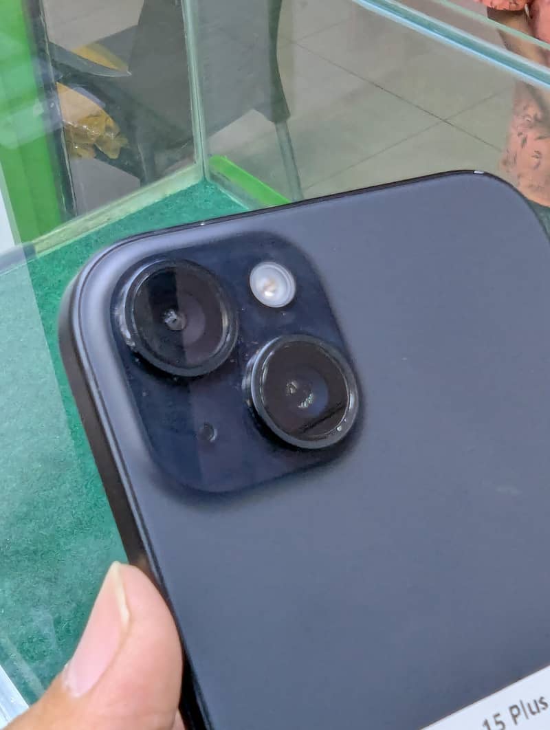 Apple iPhone 15 plus 3