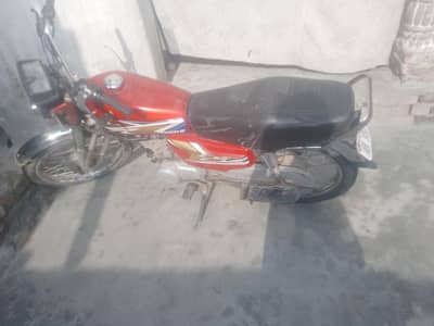 honda 125 bike for. sale urgent condition 10/7