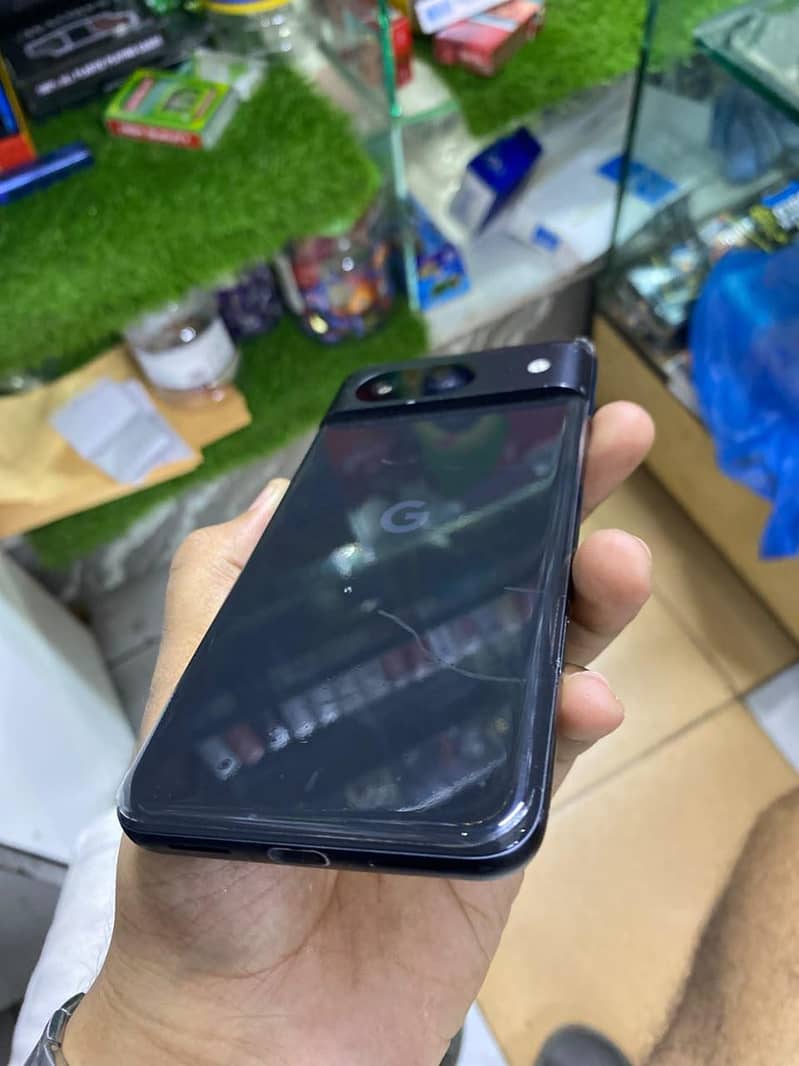 Google Pixel 8 2
