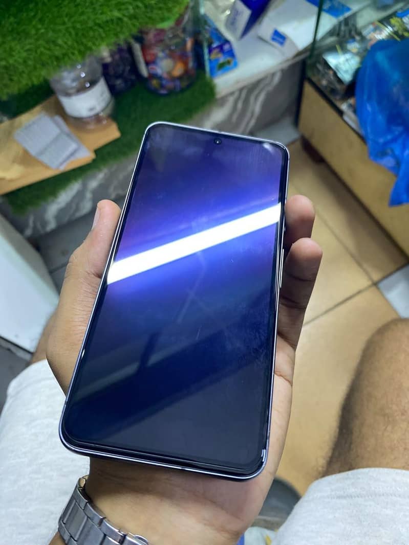 Google Pixel 8 4