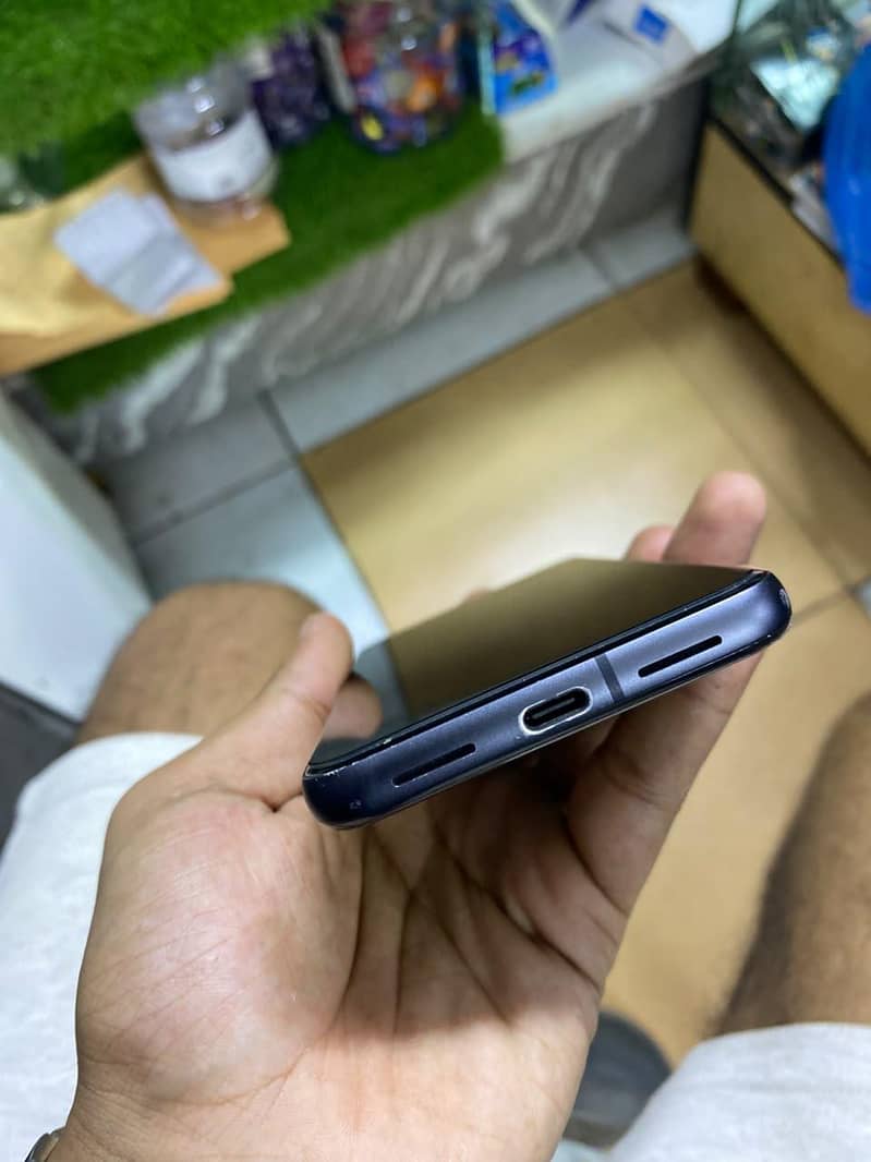 Google Pixel 8 5