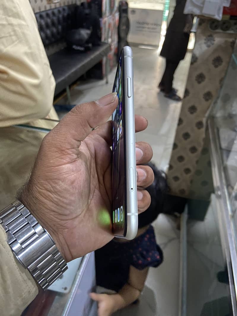 Apple iPhone 11 1