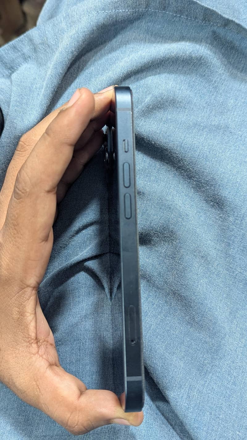 Apple iPhone 13 1