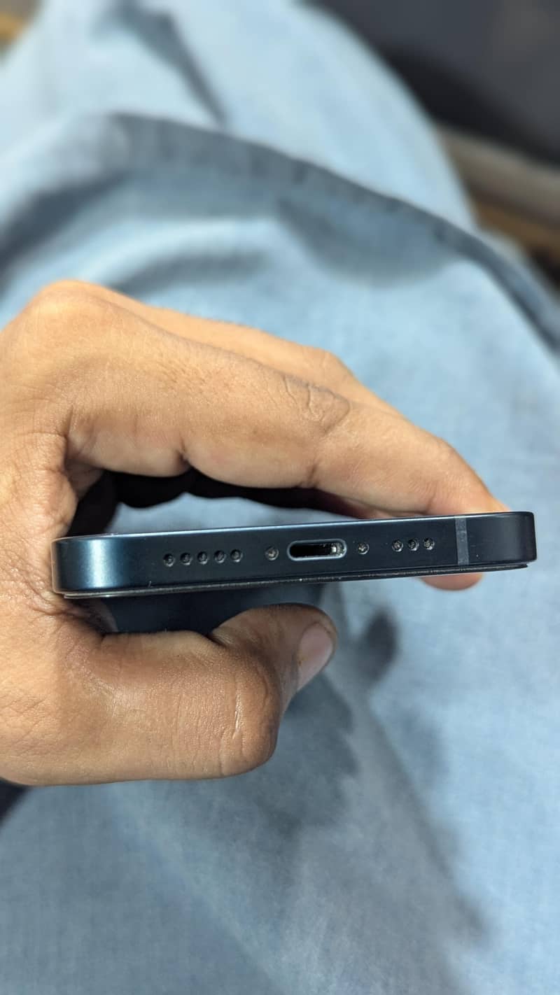 Apple iPhone 13 2
