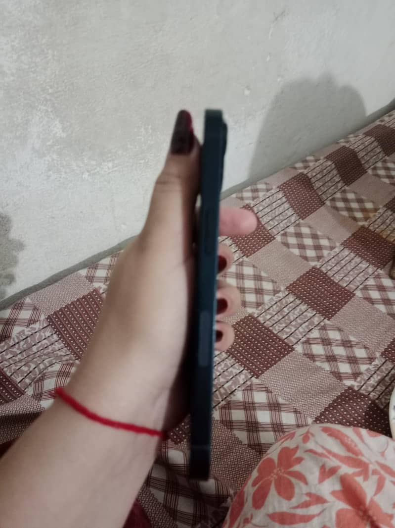 Apple iPhone 13 3