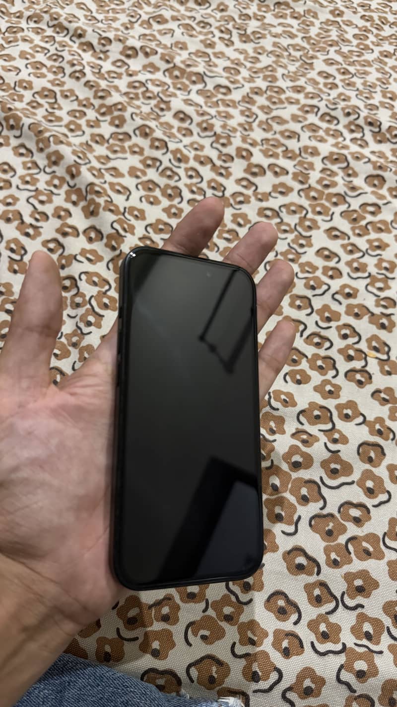 Apple iPhone 15 7