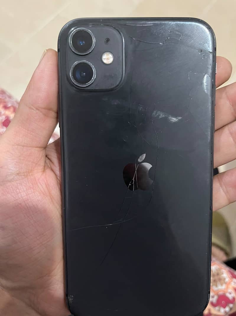 Iphone 11 back crack 1