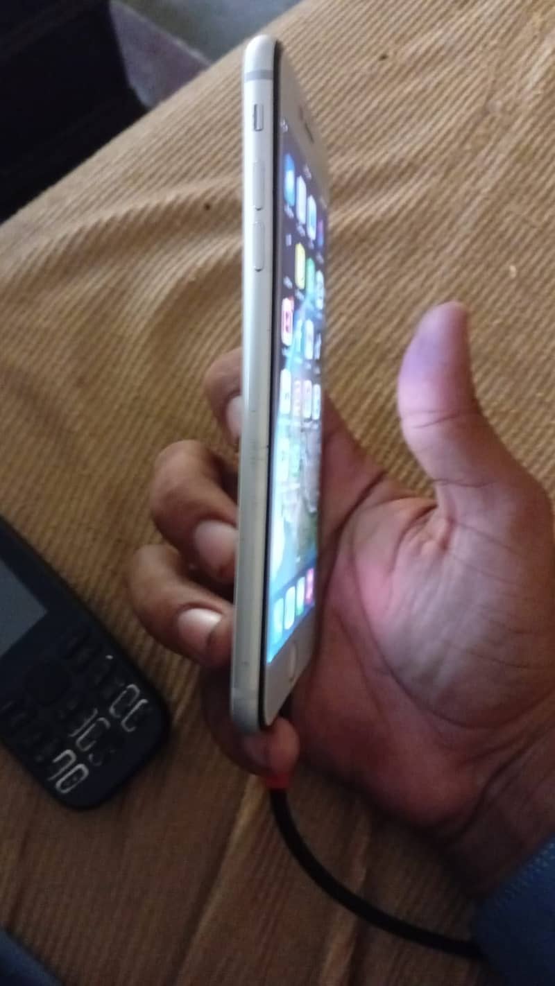Apple iPhone 8 Plus 2