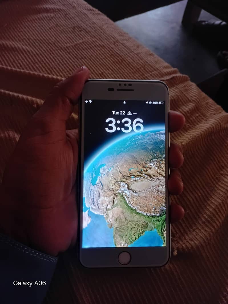 Apple iPhone 8 Plus 4