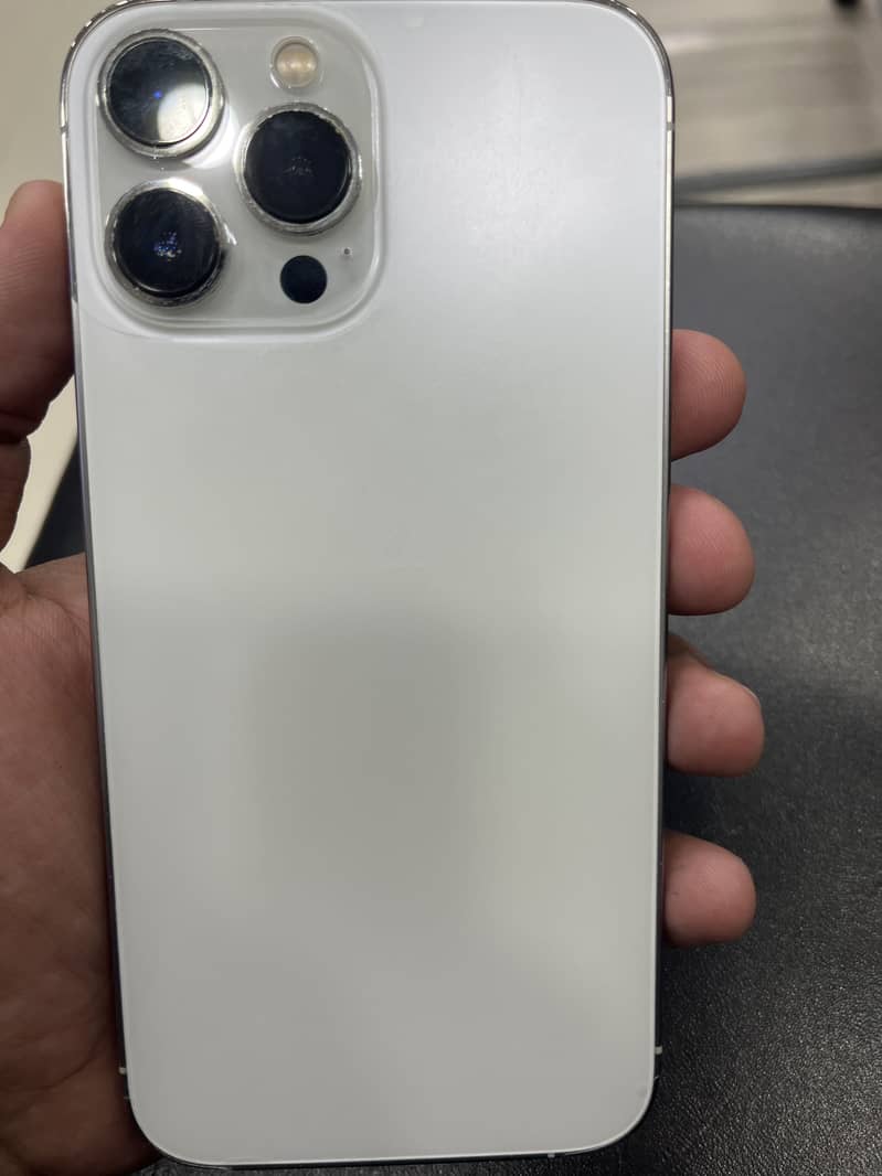 Apple iPhone 13 Pro Max 1