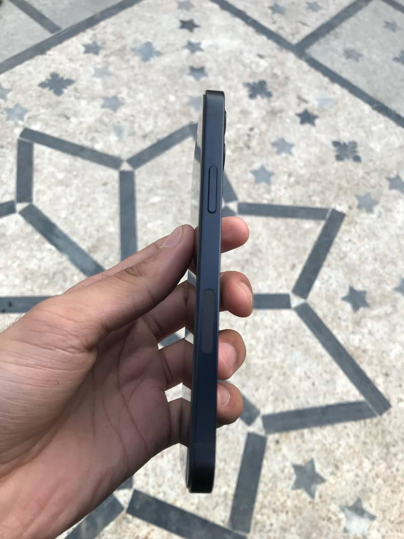 Apple iPhone 12 2