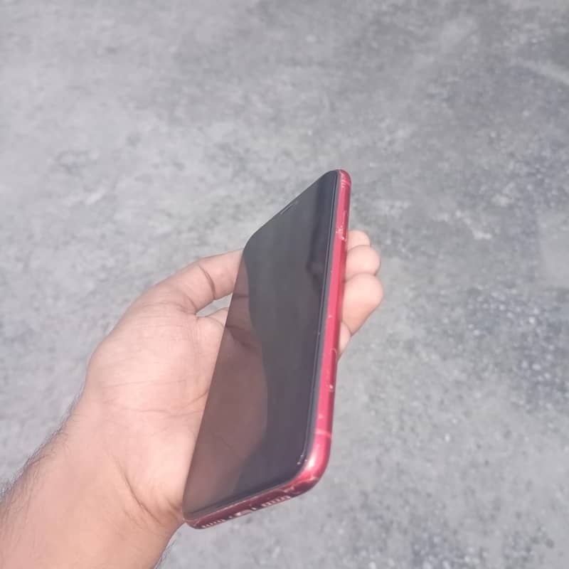 Apple iPhone 11 3