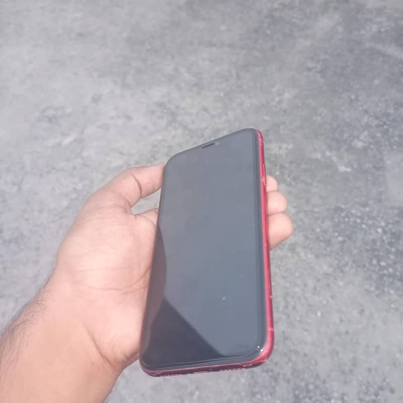 Apple iPhone 11 4